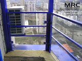 Для балкона на 27 этаже (черный металл с порошковым покрытием, закаленное безопасное архитектурное стекло).