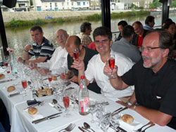        . , , 2009.      .  (Dinner during  the First International   Symposium on Enhanced Electrochemical Capasitors. Nant, France, 2009. Extreme on   the right professor Yu. Gogotsi