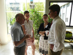           . , , 2009.    .  (Break during the First International Symposium on Enhanced Electrochemical Capasitors. Nant, France, 2009. Extreme on the right professor Yu. Gogotsi)